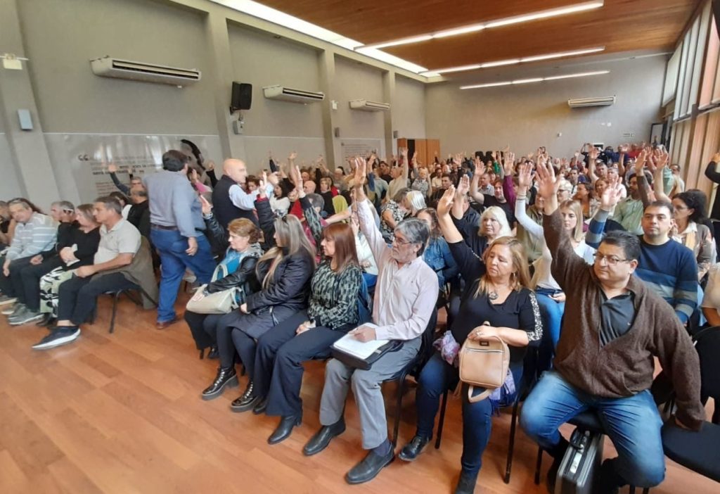 Docentes de Córdoba aceptaron propuesta de incremento salarial del 60% y descomprimen la tensión sindical en la provincia