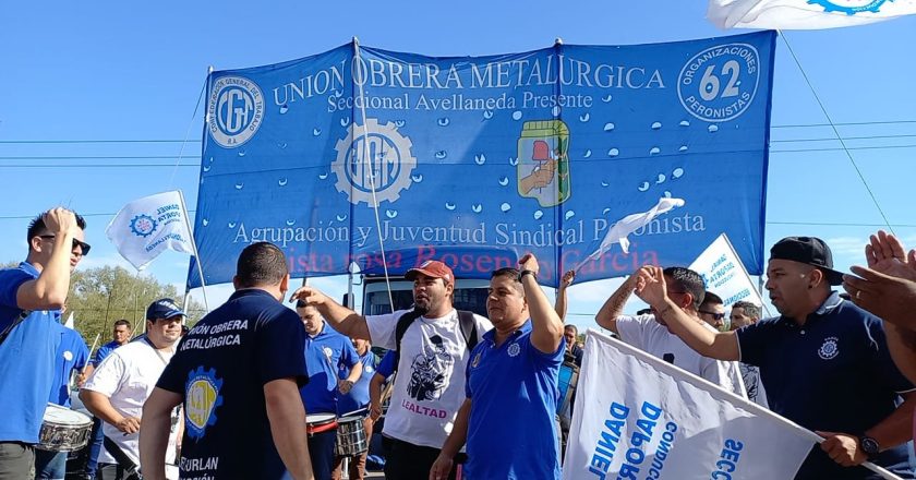 La UOM Avellaneda movilizó a Autoperforantes TEL para protestar por despidos y persecución gremial