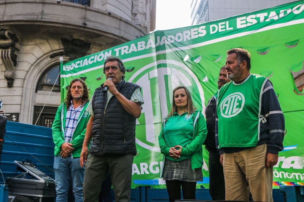 ATE movilizó por un aumento a estatales que supere la inflación y se reunió con Castellani: "Le dijimos que ya el viernes un aumento del 5,5% iba a estar por debajo de la inflación"