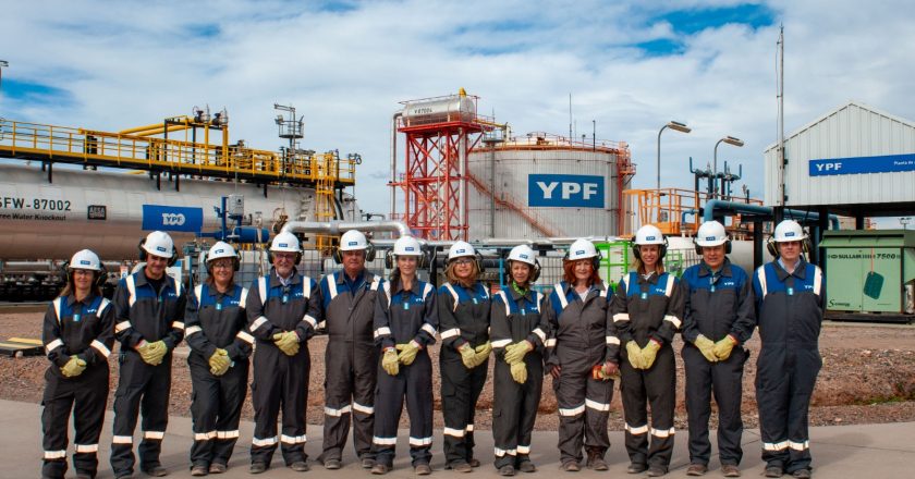 Pensando en el crecimiento de la actividad, una comitiva de diputados nacionales visitó la planta de YPF de Vaca Muerta