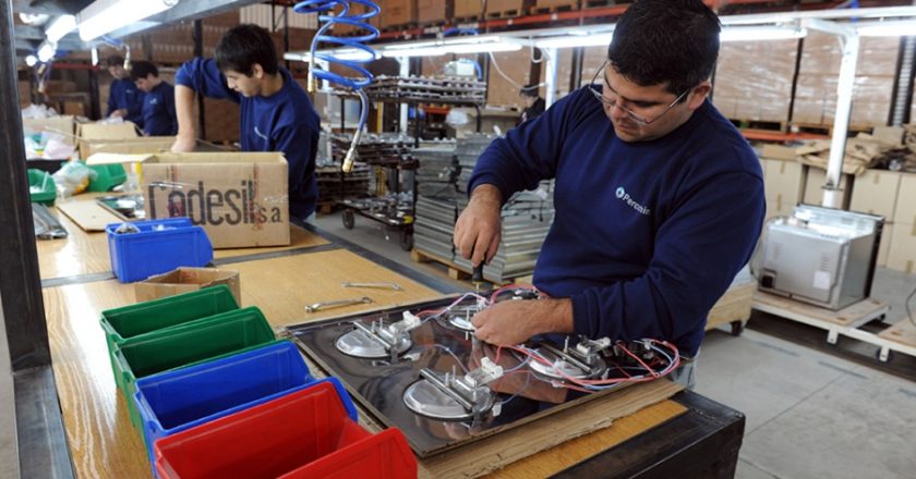 El Gobierno oficializó un Programa de Apoyo a la Registración Laboral enfocado en el empleo en las pequeñas empresas