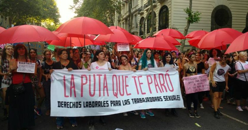 Empujado por el Sindicato de Meretrices, presentan un proyecto para derogar la contravención porteña que criminaliza el trabajo sexual