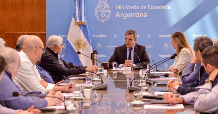 Cumbre entre los gremios de la Energía y Sergio Massa con el impuesto a las Ganancias, el tema de los insumos y el incremento de la producción en el centro de la escena