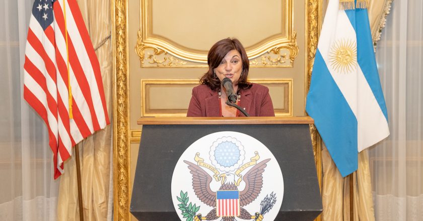 Estados Unidos implementa en Argentina la «Cumbre por la Democracia» para «promover derechos laborales y fortalecer a las organizaciones sindicales»