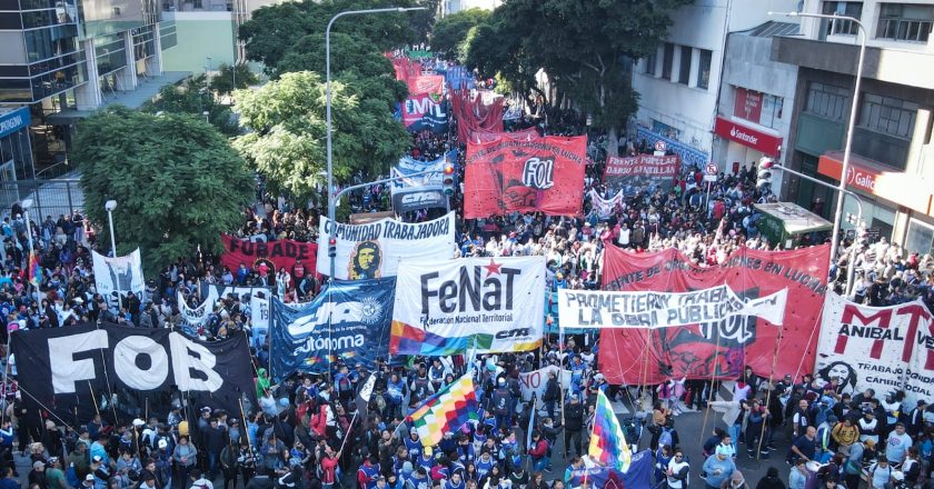 La CTA Autónoma y la Federación Nacional Territorial junto a organizaciones sociales tomaron las calles para reclamar «contra el ajuste del FMI»