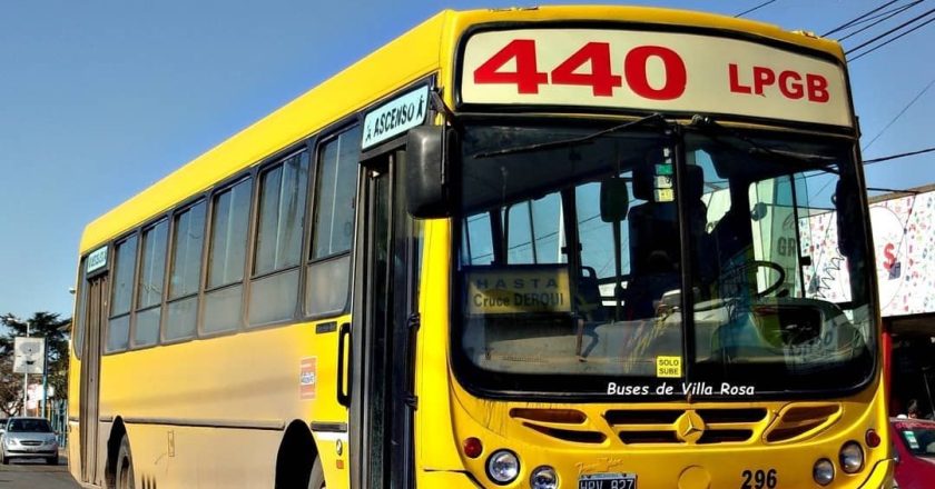 #AHORA Por otro asalto a un chofer paralizan de 3 líneas de colectivos en la localidad bonaerense de Grand Bourg