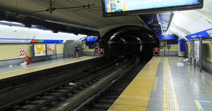 Los metrodelegados no se bajan de la pelea por la reducción de la jornada laboral y liberarán esta tarde los molinetes en la estación Retiro de la línea C