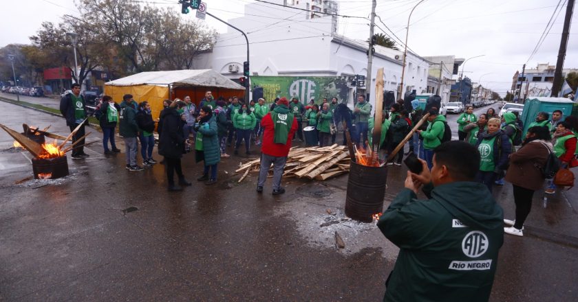 Con medidas de fuerza, ATE Río Negro reclama una suma fija para trabajadores estatales