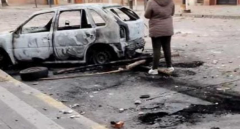 Incendiaron el auto de dos dirigentes sociales y sindicales en Jujuy y sospechan de un mensaje mafioso de «grupos de tareas de las fuerzas de seguridad»