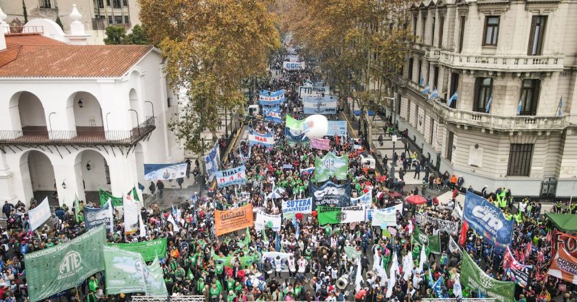 La CTA-A llevó el paro nacional por todo el país para exigir un cambio de rumbo económico y social: «Vamos a luchar para que no vuelva el macrismo, pero necesitamos respuestas ya mismo»