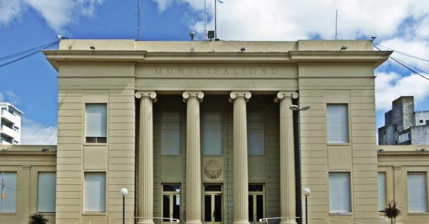 Municipales empujan y consiguen un aumento salarial total del 107%