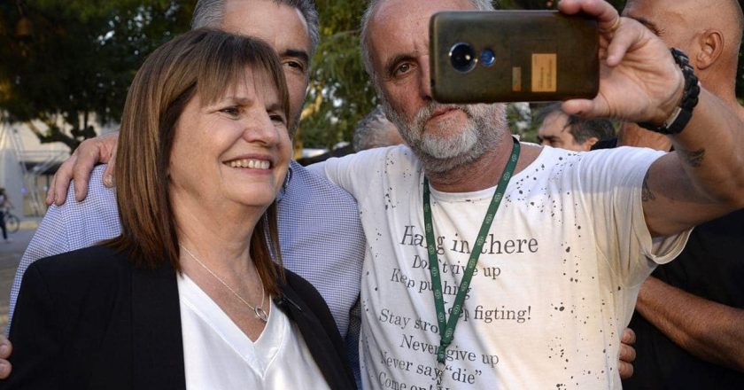 En el terreno sindical, las oposiciones por ahora teorizan sobre el mundo laboral y le escapan a las fotos con los cegetistas