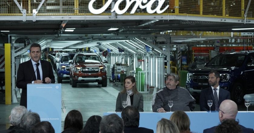 Con Pignanelli, Massa anunció inversión de 660 millones de dólares de Ford para producir su nueva Ranger en el país: «El camino de la Argentina es vender nuestro trabajo al mundo para no andar como mendigos ni pedir prestado»