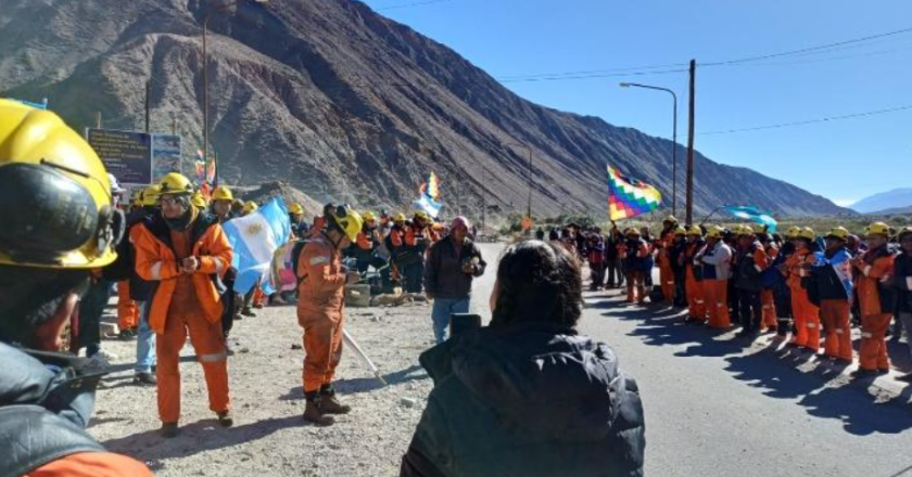 Llegaron los mineros: AOMA se sumó a las protestas contra la reforma, en solidaridad con los docentes y con reclamos propios