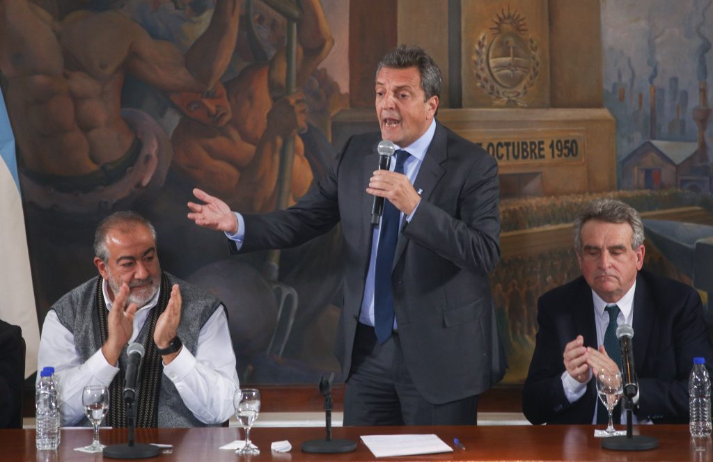 Manrique destacó "el apoyo" de la CGT con la precandidatura de Massa y planteó: "Cada sindicato tendrá que asumir el compromiso de hablar con sus representados"