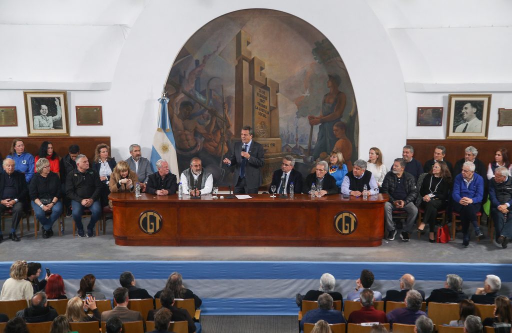 Para Gerardo Martínez, "Massa representa una buena propuesta para todos los argentinos"