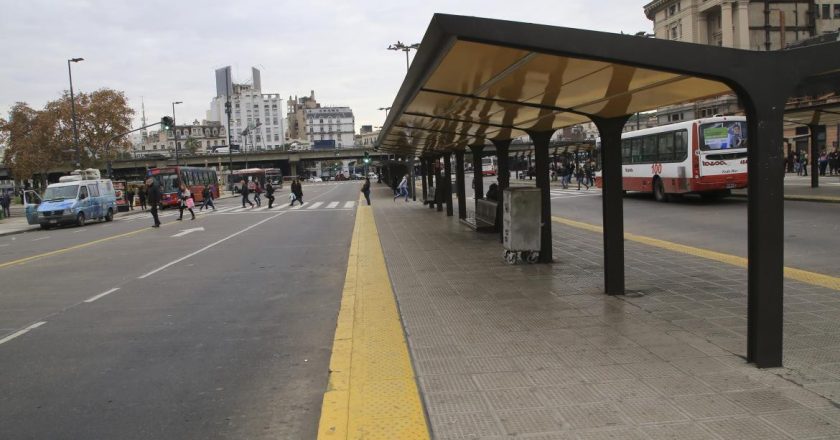 Roberto Fernández responsabilizó a los empresarios por la falta de colectivos: «Quieren a los usuarios y a los trabajadores de rehenes»