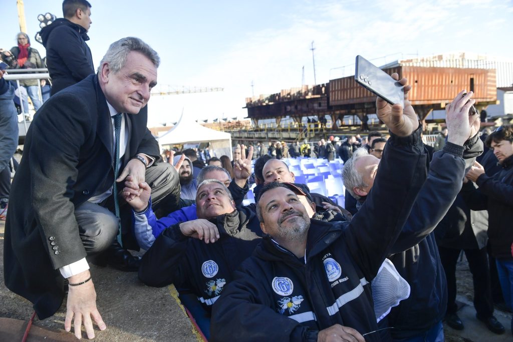 Rossi fue a Astillero Río Santiago y pidió acompañamiento en las elecciones: "Enfrentamos a una derecha a cara descubierta que viene por los derechos de los trabajadores"