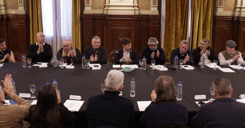 Kicillof y Correa junto a referentes sindicales industriales bonaerenses: «La Argentina estaba llamada a ser el granero del mundo pero hoy es un país industrial»