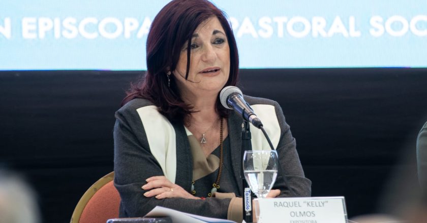 Raquel «Kelly» Olmos renunció como ministra de Trabajo y adelantó que seguirá luchando por la democracia social