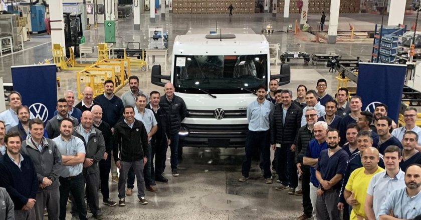 Como parte de un proyecto de US$ 300 millones, Volkswagen ensambló el primer camión en el Centro Industrial Córdoba y se usará para capacitar a los empleados