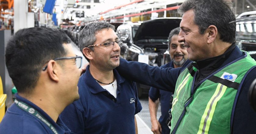 Massa se reunió con trabajadores de Ford y volvió a su agenda histórica: «Bajamos el impuesto a las Ganancias sin prometerlo»