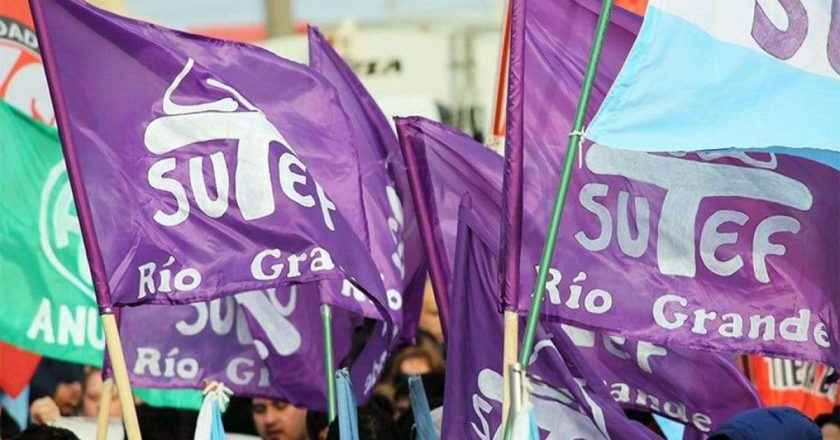 Docentes fueguinos presionan por paritarias, van al paro y postergan el reinicio de las clases tras el receso invernal