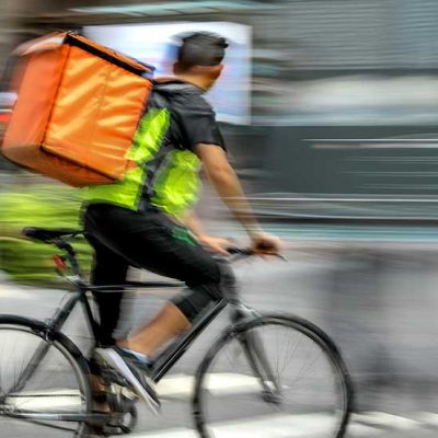 Correa defendió el proyecto de Kicillof para regular el trabajo en plataformas “con una participación del Estado para verificar los algoritmos y así proteger a los trabajadores y trabajadoras”