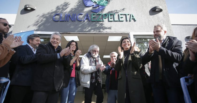 La Federación de Remiseros junto a Mayra Mendoza y Luana Volnovich re-inauguraron la clínica de Ezpeleta, después de estar cerrada por más de dos años