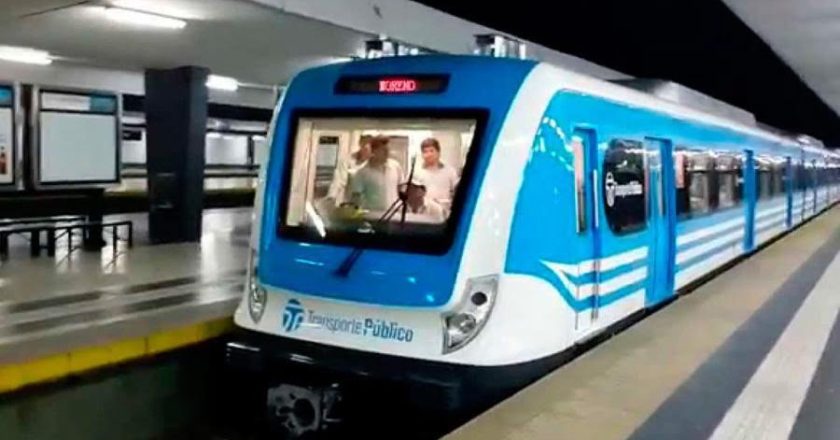Trabajadores del tren Sarmiento denunciaron reducción de servicios y cierres de boleterías por lo que el 24 empezarán el paro a las 12 hs