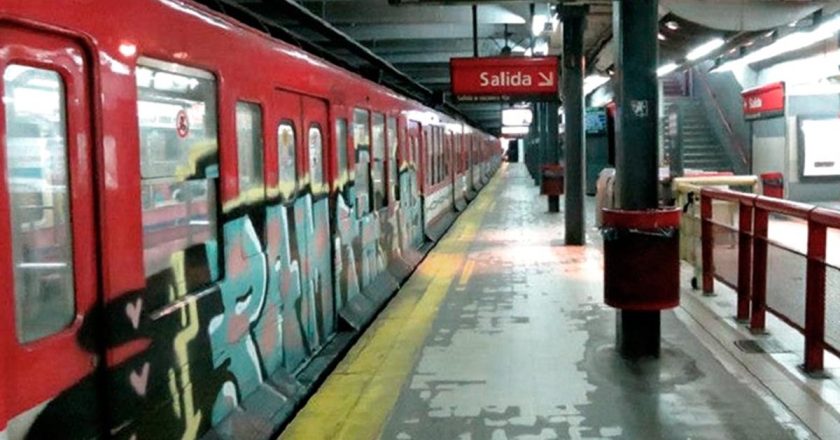 Los Metrodelegados escalan sus protestas en reclamo de la desasbestización y paralizarán todas las líneas de subte el próximo miércoles de 10 a 13