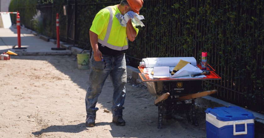 Preocupados por sostener los niveles de actividad, la UOCRA y los empresarios de la construcción le presentarán un programa de políticas de infraestructura a todos los candidatos