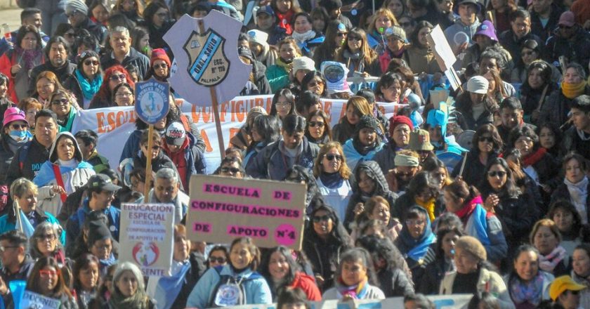 Gremios docentes analizan la última propuesta salarial del Gobierno jujeño y se reúnen hoy en paritaria