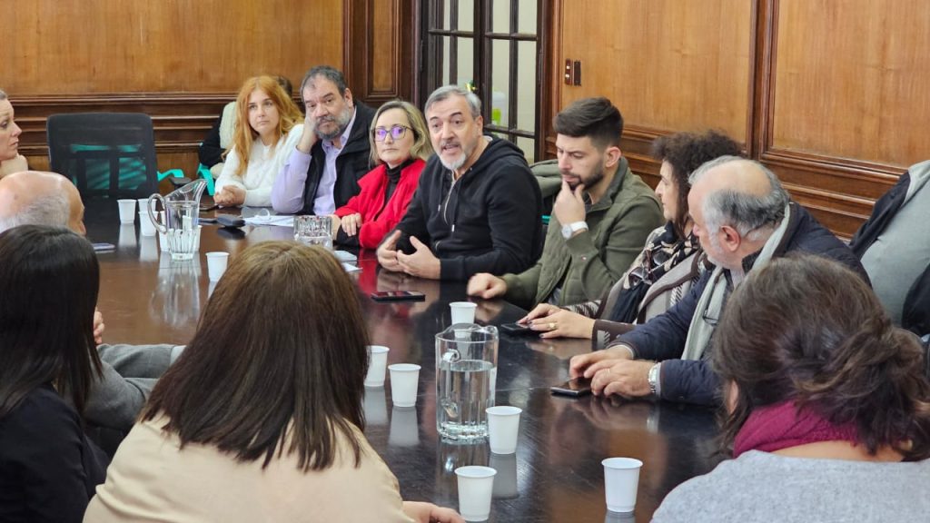 El gobierno reabrió la paritaria de estatales y ATE demandó que se elimine el tope para el cobro de la suma fija