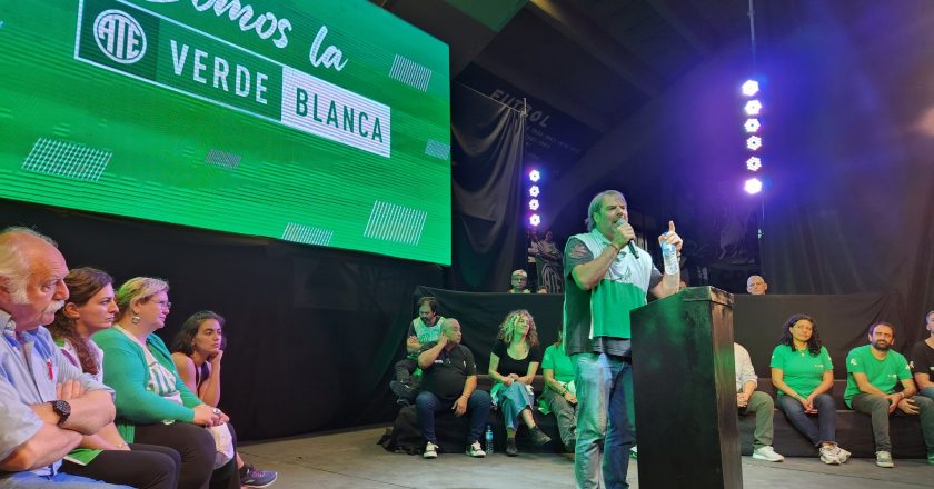 Catalano se pronunció a favor de la suma fija y advirtió: «Hay que recuperar la calle, hoy está en juego la democracia»