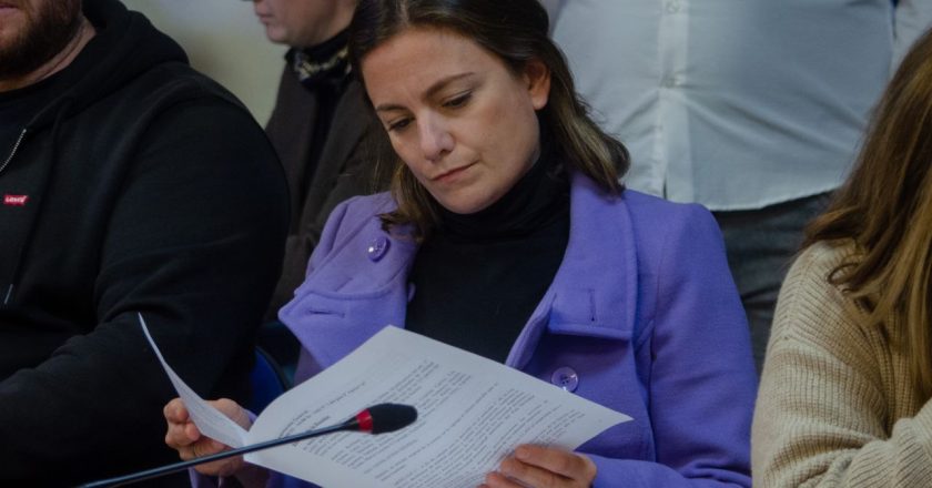 El oficialismo logró firmar un dictamen de mayoría para el proyecto de ley de ampliación de licencias maternales, paternales y parentales