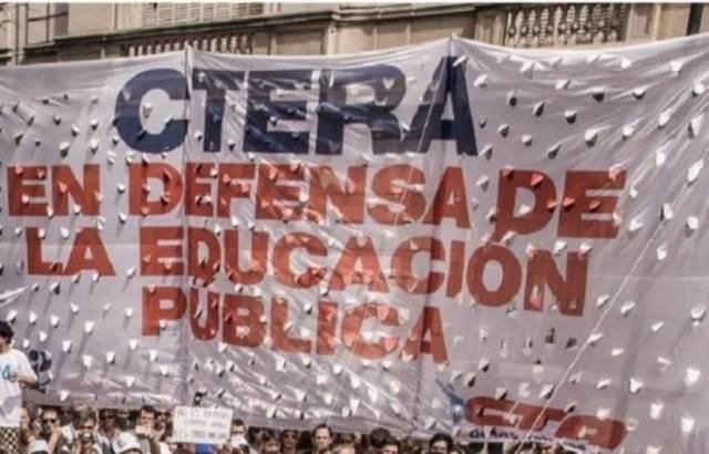 Ctera exigió la urgente convocatoria a la Paritaria Nacional Docente y «un límite, con medidas económicas concretas, a aquellos que siguen multiplicando sus ganancias indiscriminadamente»