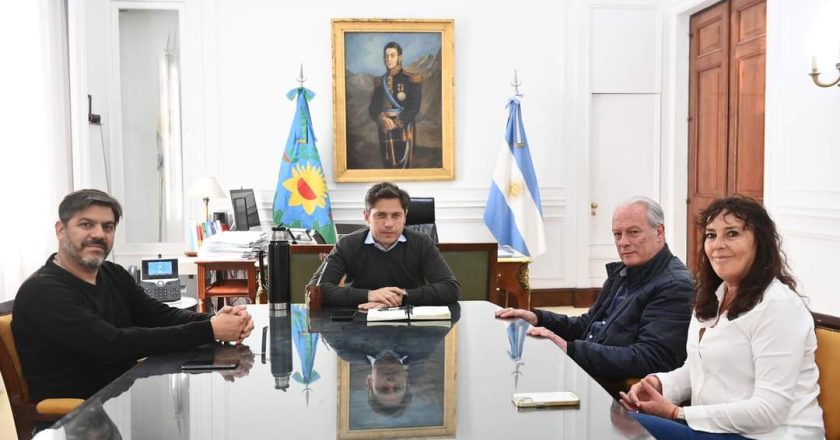 Kicillof sigue cosechando apoyos sindicales y se reunió con los dirigentes de UPCN Andrés Rodríguez y Fabiola Mosquera