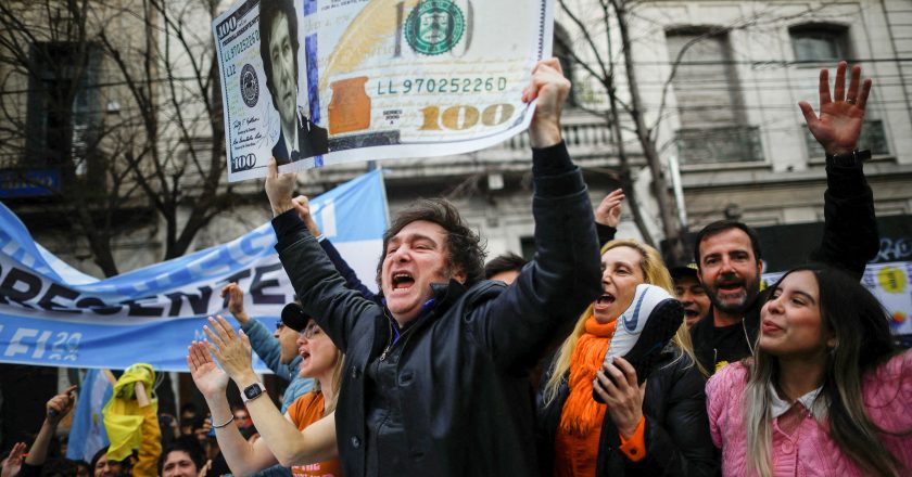 #URGENTE Milei se reunió con Barrionuevo y abrochó su primer respaldo gremial: «Debemos escuchar y adaptarnos a los nuevos tiempos laborales»