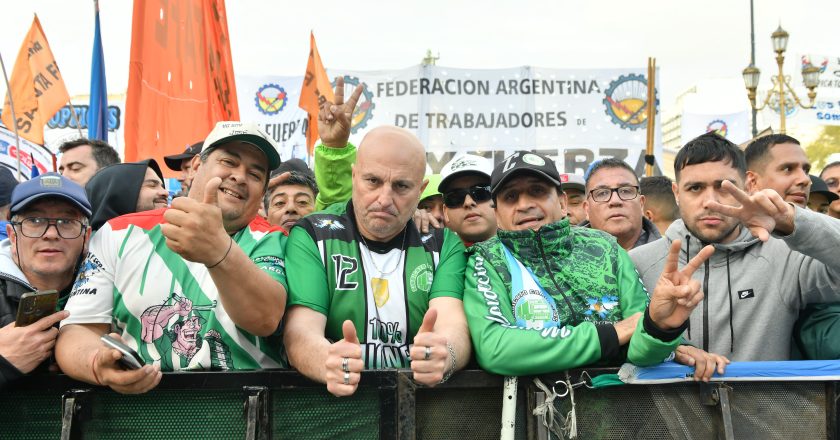 La CGT y las CTA movilizaron al Congreso para empujar la eliminación de Ganancias: «Lo estamos defendiendo en la calle»