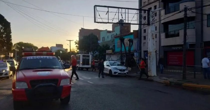 Otra muerte laboral: un obrero murió tras caerse a una mezcladora de cemento