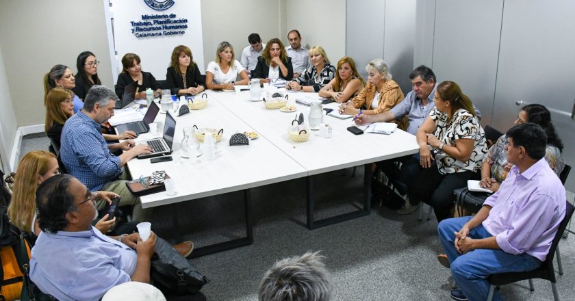 Las paritarias vuelan y los gremios docentes de Catamarca acordaron un aumento salarial del 51% trimestral