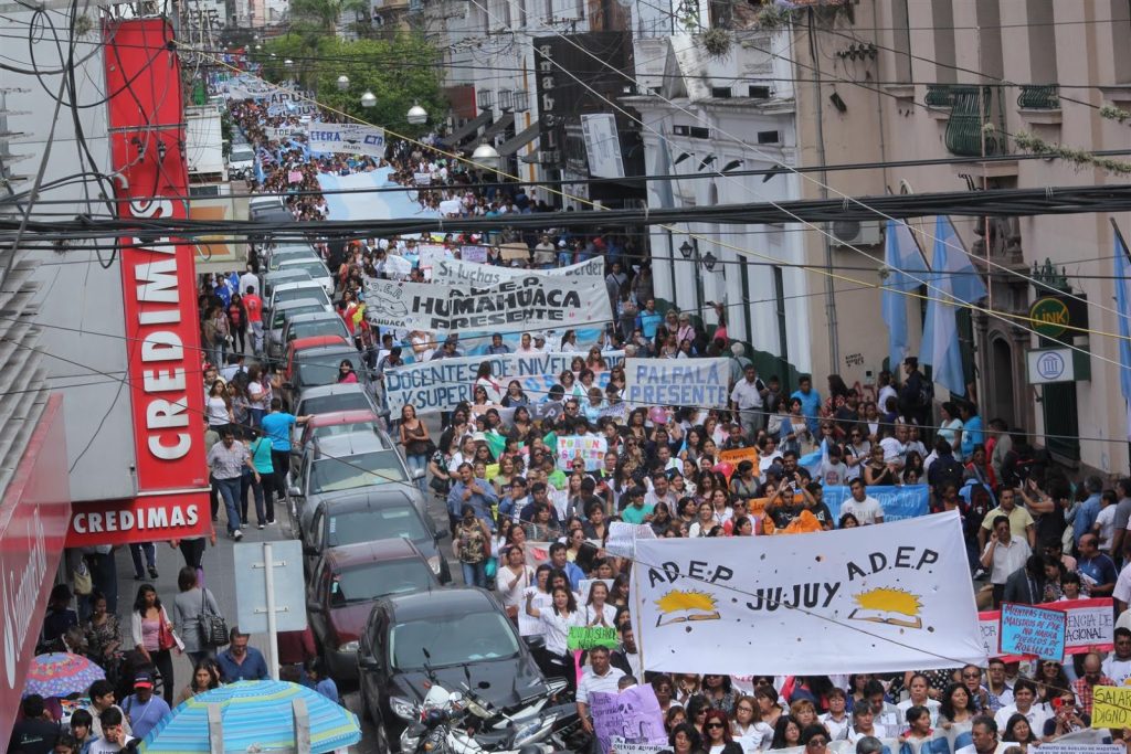 Estatales jujeños reclamaron al Gobierno por la reapertura de paritarias y "salarios dignos"