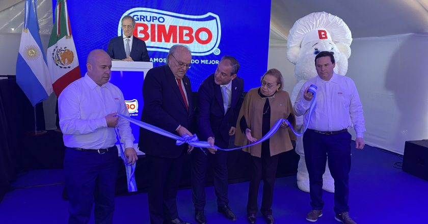 Bimbo inauguró una nueva línea de producción y desde Economía destacaron: «Ya está produciendo, ya está generando valor, ya está dando empleo y ya está tributando»