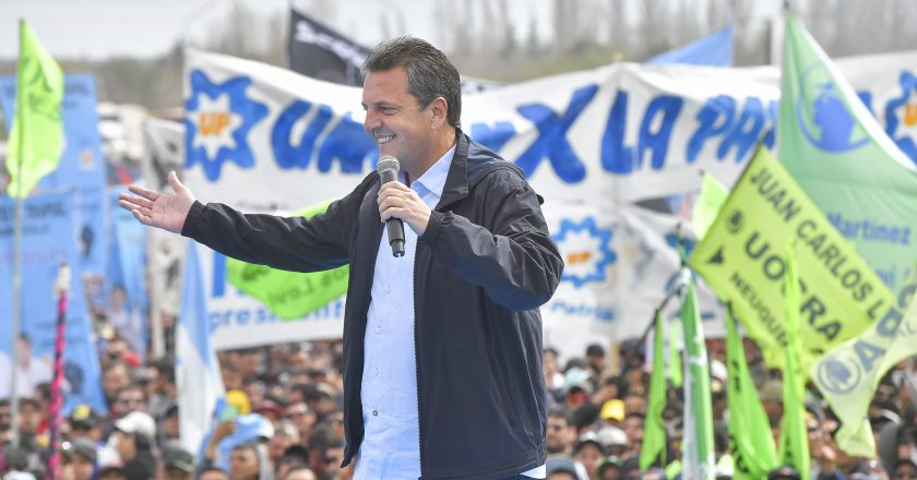 Massa, durante masivo acto con gremios de Neuquén: «Mañana voy a poder decir con tranquilidad que en mi gobierno ningún trabajador va a pagar impuesto a las Ganancias»