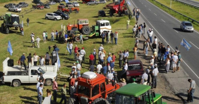 La Mesa de Enlace sigue pataleando por la suma fija y ahora pide que «se convalide la absorción total» en el sector rural