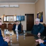 A Paso de Vencedores: Un dirigente de Piumato es socio político de De Marchi en Mendoza y se convierte en otro puente con Milei