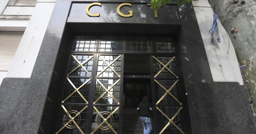 #AHORA Tras la reunión, la CGT pidió una convocatoria al diálogo y adelantó que «no se va a quedar de brazos cruzados»