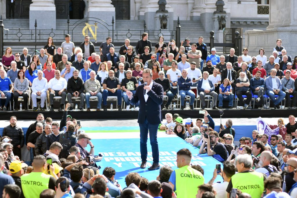 "Todos y unidos": La CGT reafirmó su apoyo a Massa y a Kicillof y participará del acto por el Día de la Lealtad en Arsenal 