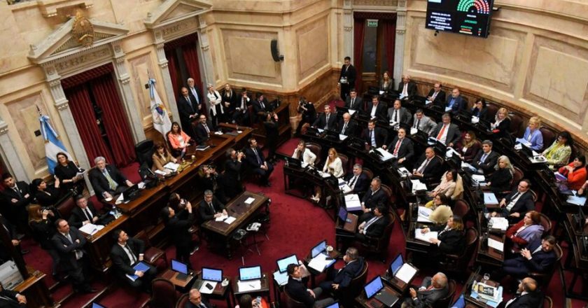 La CGT y la CTA van a Senadores para reunirse con el interbloque del Frente de Todos y tantear las chances de «voltear» el DNU de Milei en el recinto